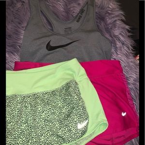 Lot of 3 Nike top/bottoms